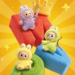 LABUBU THE MONSTERS Broche para Caixa Surpresa (N-Z)
