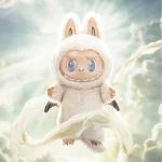 Labubu Anjo nas Nuvens de Boneca