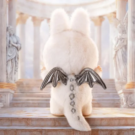 Labubu Anjo nas Nuvens de Boneca